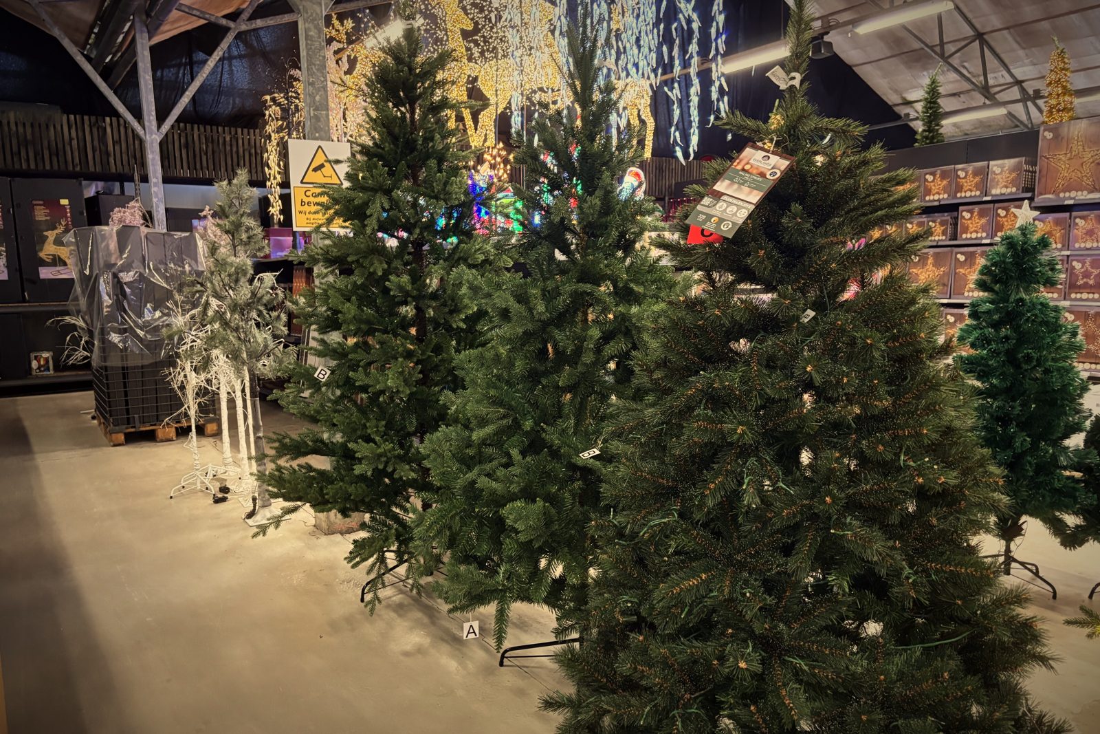 Groene kunstkerstbomen zonder verlichting bij Steck