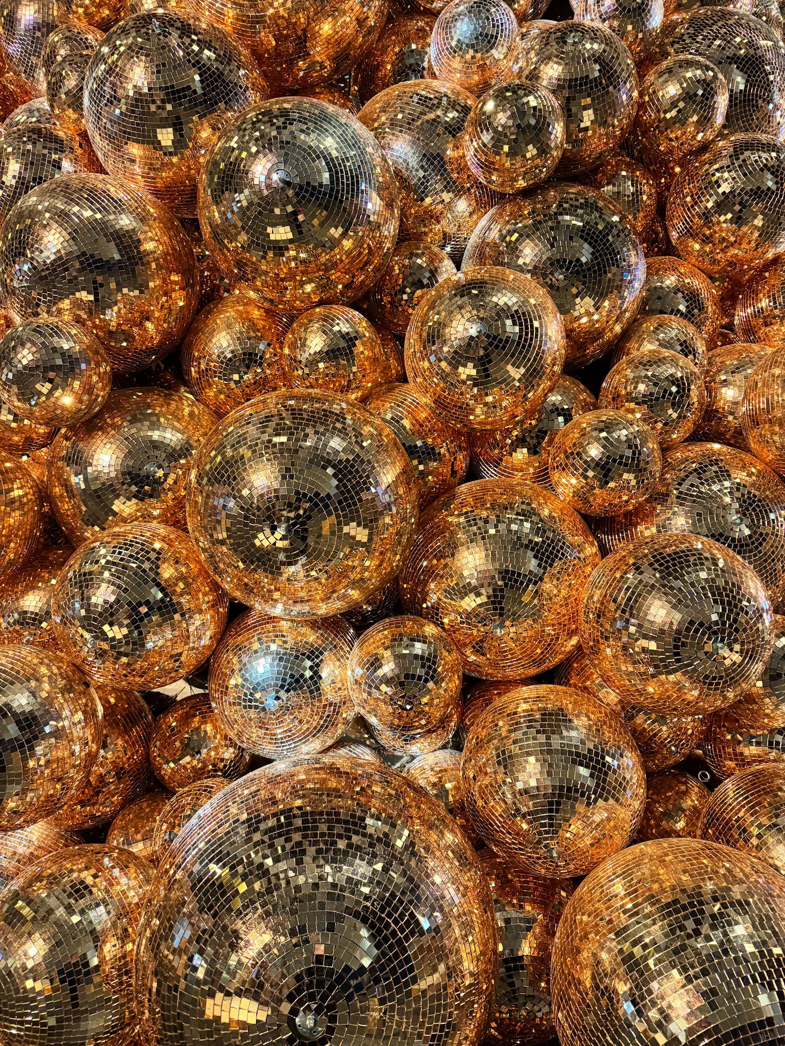 Berg gouden discoballen